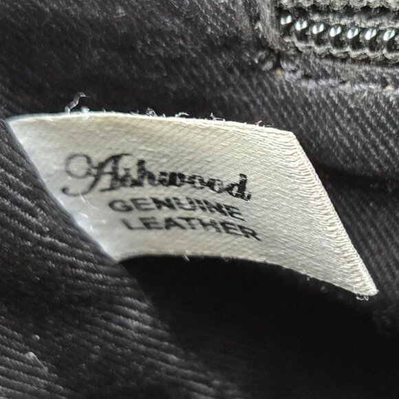 Ashwood Black Leather Crossbody Purse Soft Body Casual Everyday Silver Hardware - Picture 7 of 8